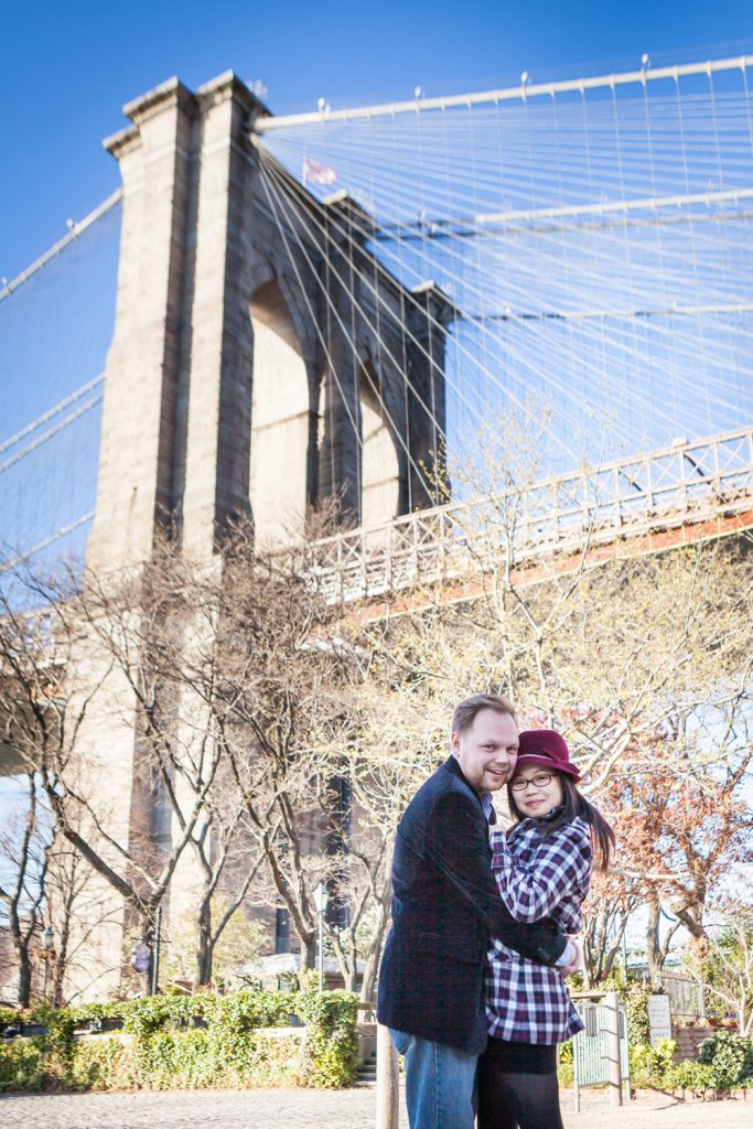 Couple in front of Brooklyn Bridge