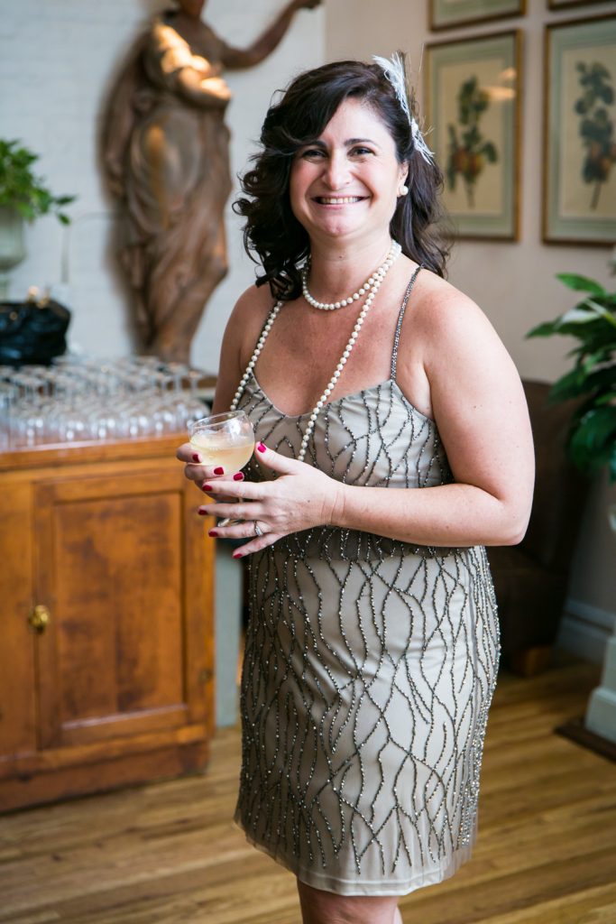 Wedding guest wearing 1920s-style flapper dress