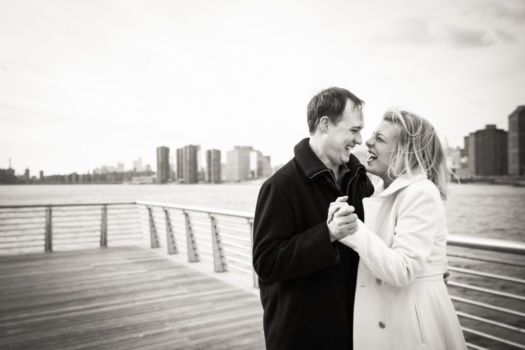 Black and white photo of bride and groom in Gantry Plaza State Park
