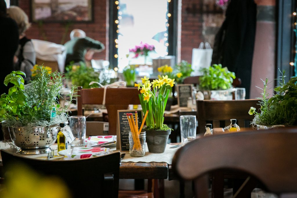 Table setting with daffodil centerpieces
