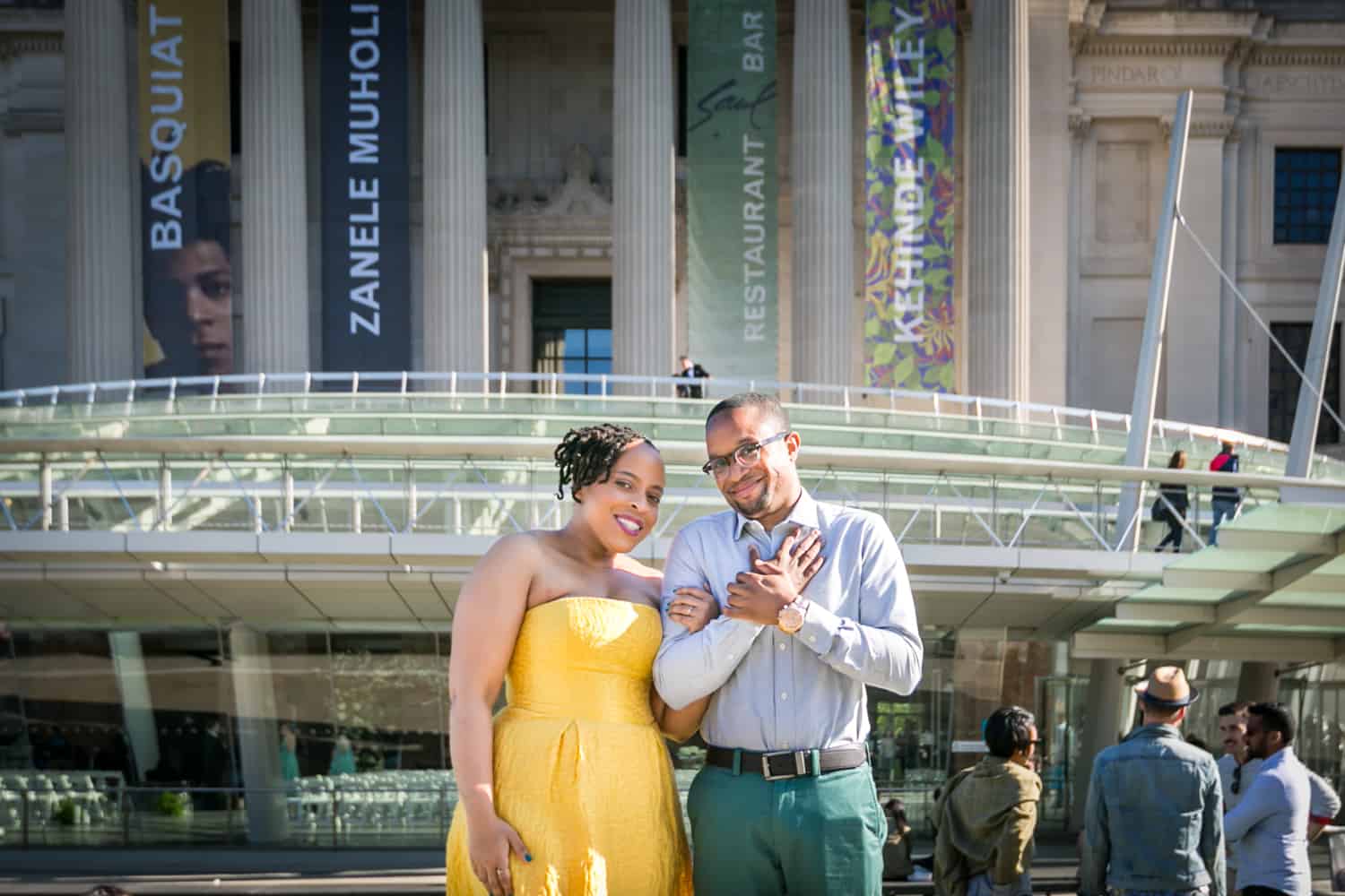 Couple in front of Brooklyn Museum at a Brooklyn Museum engagement shoot