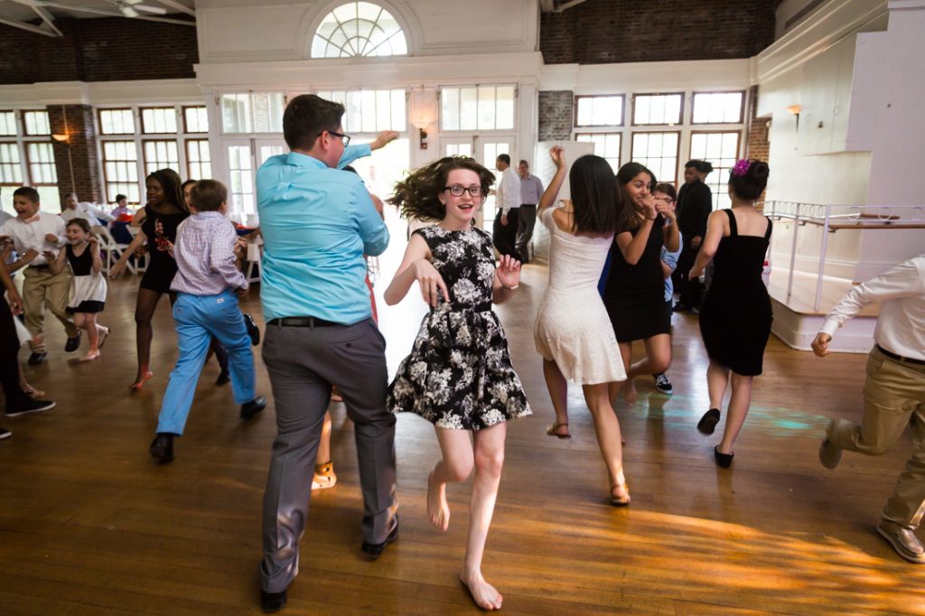 Kids playing games by bar mitzvah photographer, Kelly Williams