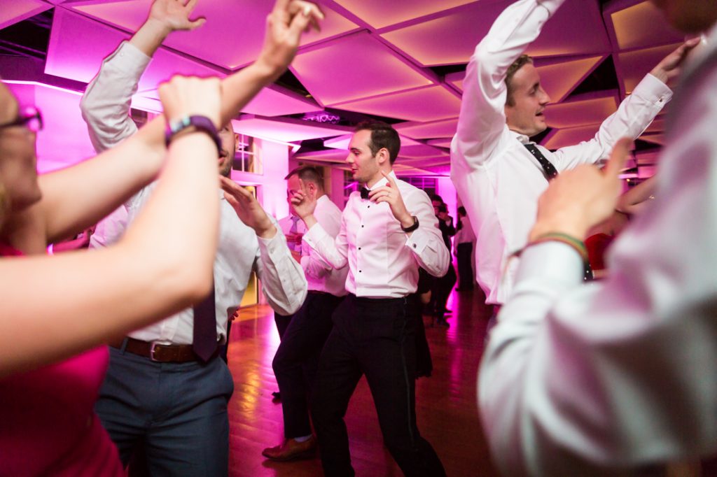 Dancing at a Maritime Parc wedding