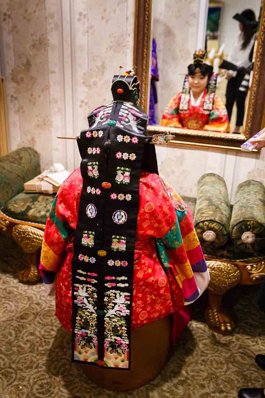 Bride's dot'urak daenggi worn in a traditional Korean pyebaek ceremony