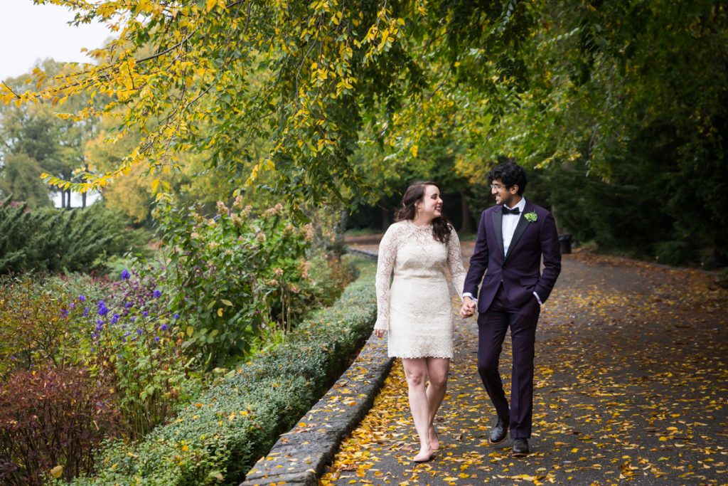 Couple walking in Heather Garden in Fort Tryon Park