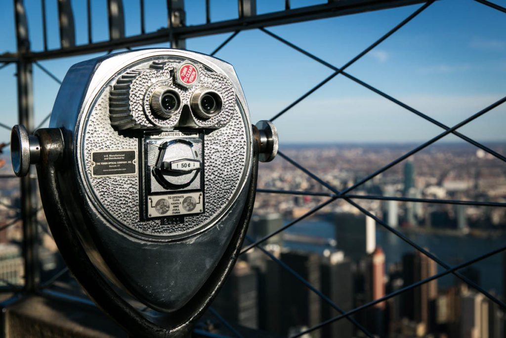 An Empire State Building proposal, by NYC wedding photographer, Kelly Williams