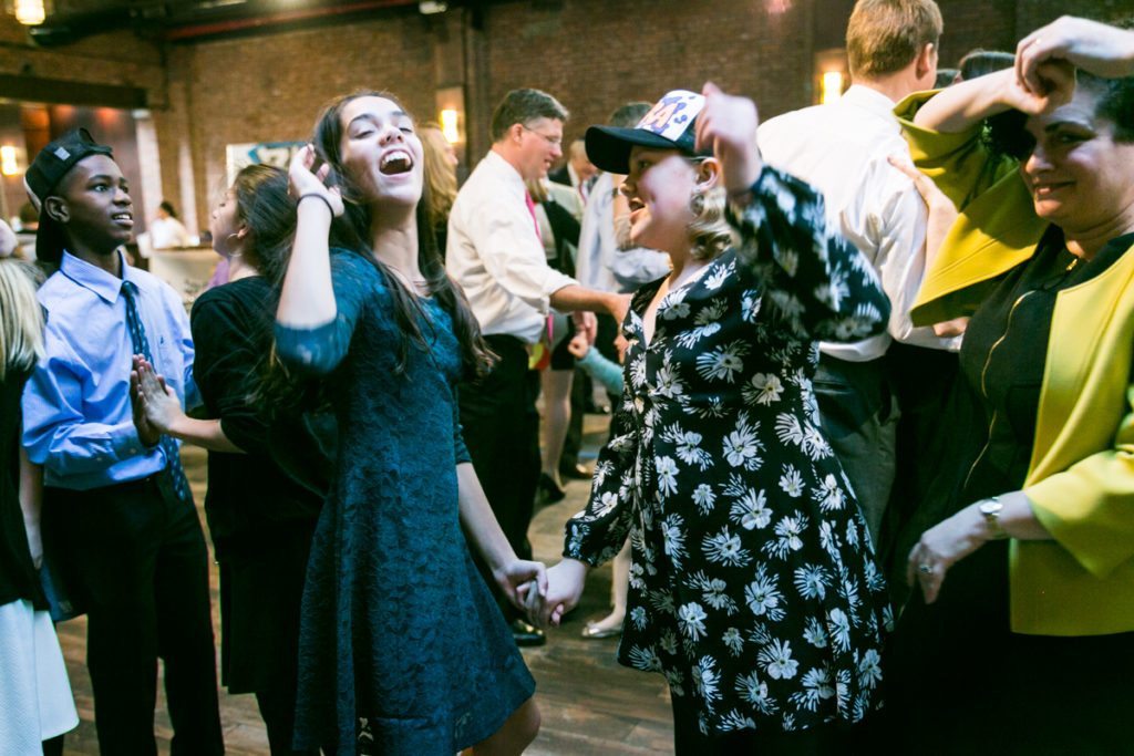 Dancing at a Brooklyn bar mitzvah at 26 Bridge, by Brooklyn bar mitzvah photographer, Kelly Williams