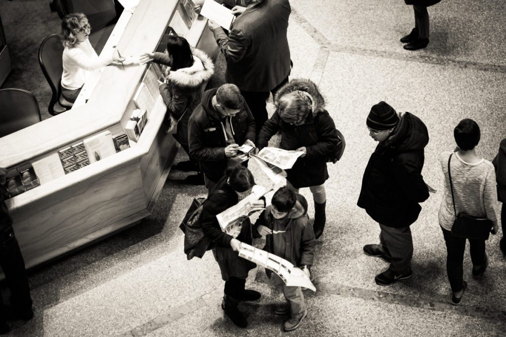 Candid shot of a museum goer at the Metropolitan Museum of Art, by NYC street photographer, Kelly Williams