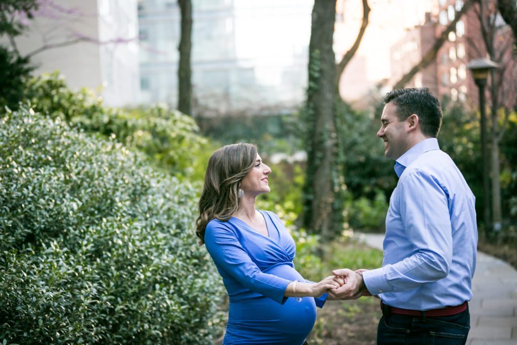 Manhattan parents-to-be by photojournalistic maternity photographer, Kelly Williams