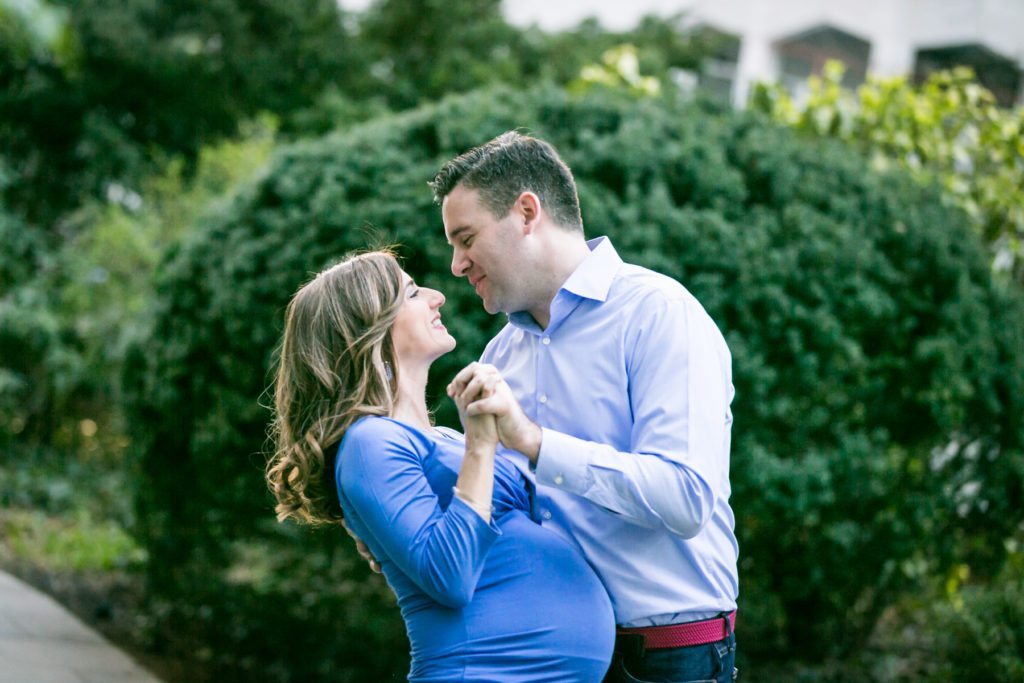 Manhattan parents-to-be by photojournalistic maternity photographer, Kelly Williams