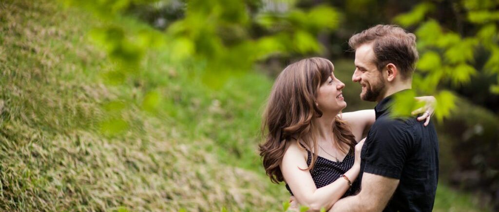 Engagement shoot at the Brooklyn Botanic Garden by photographer Kelly Williams