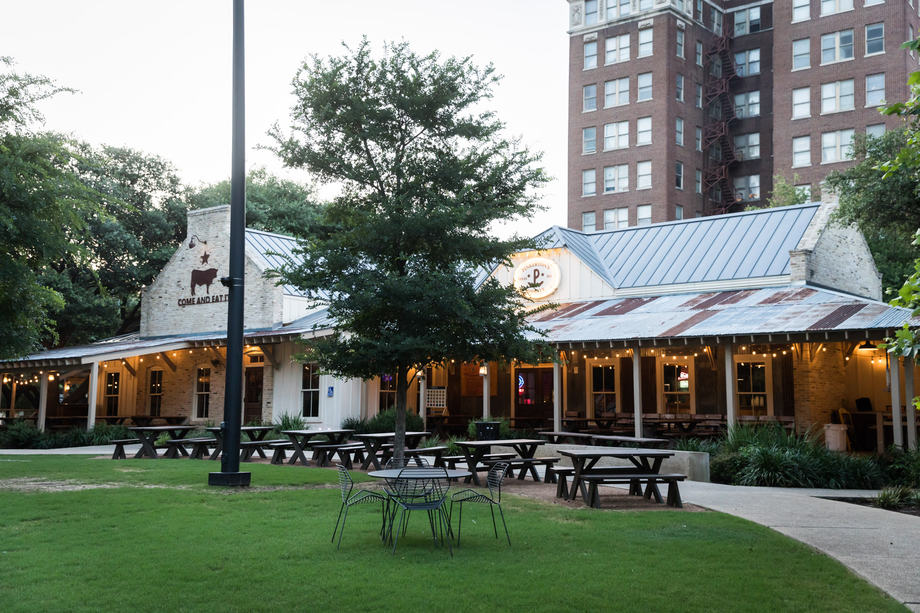 Pinkerton's Barbecue in Legacy Park for an article on the perfect downtown San Antonio family portrait itinerary