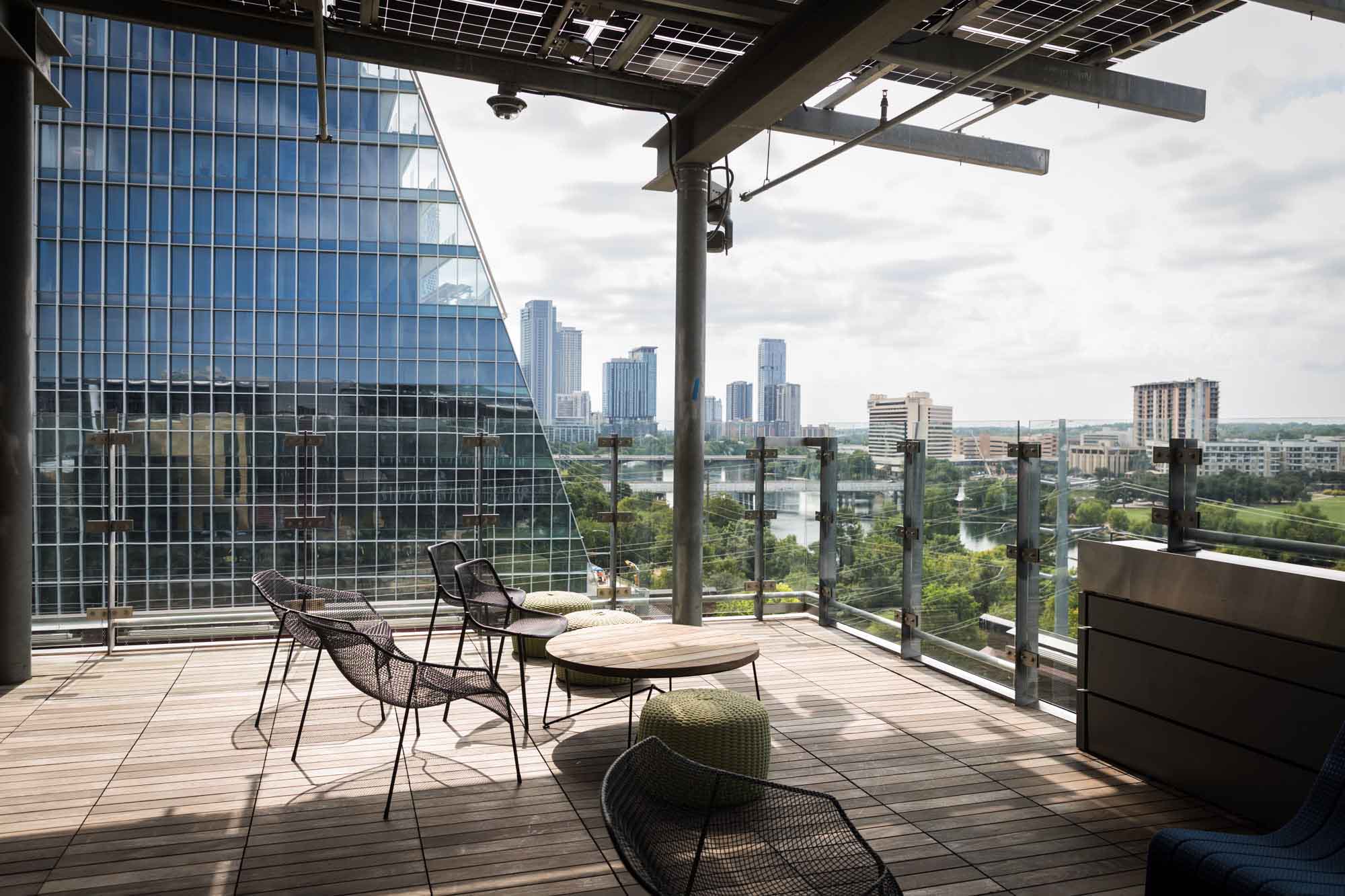 Outdoor roof deck at the Austin Central Library with view of the Austin city skyline in downtown Austin, Texas