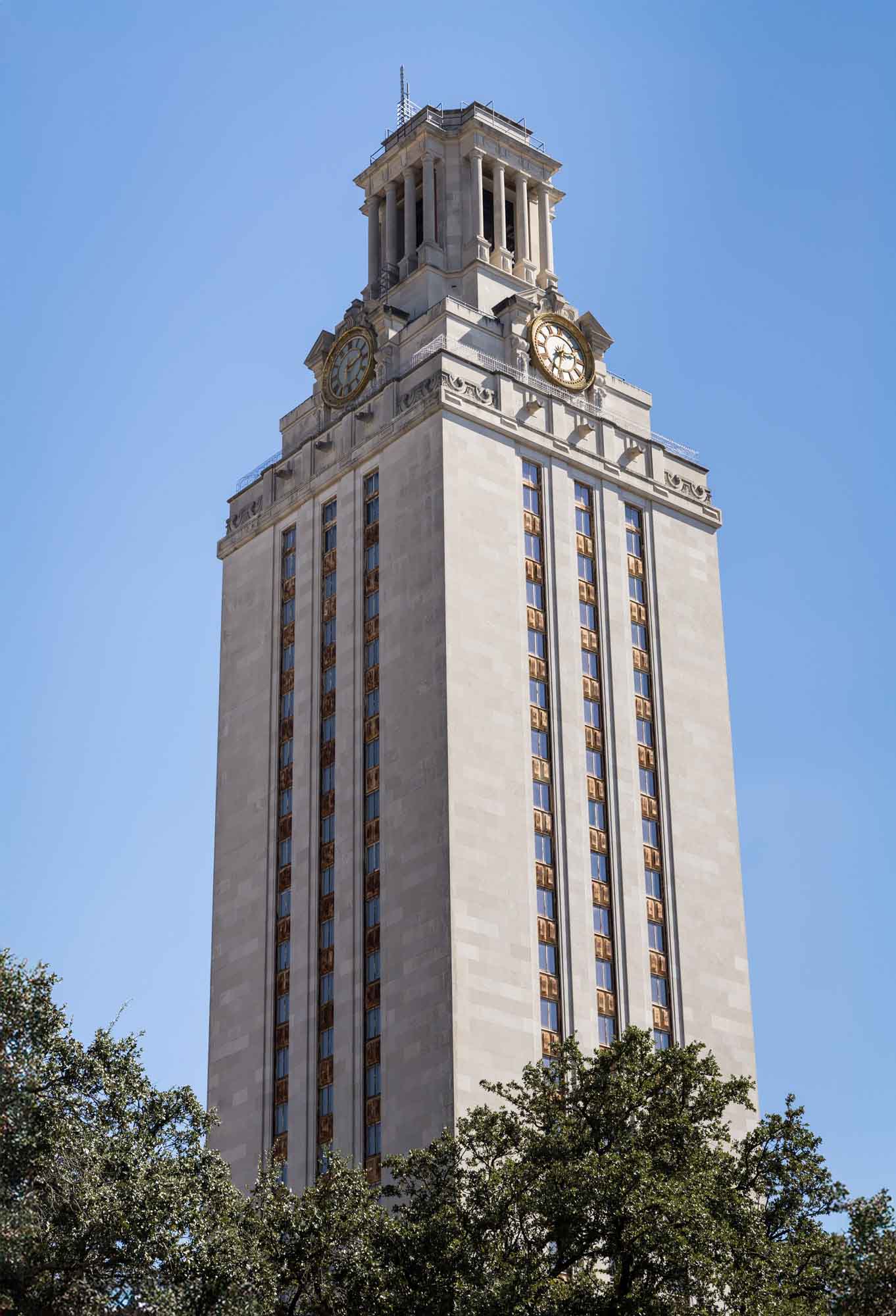 University of Texas Tower in Austin for an article on the best places to propose in Austin