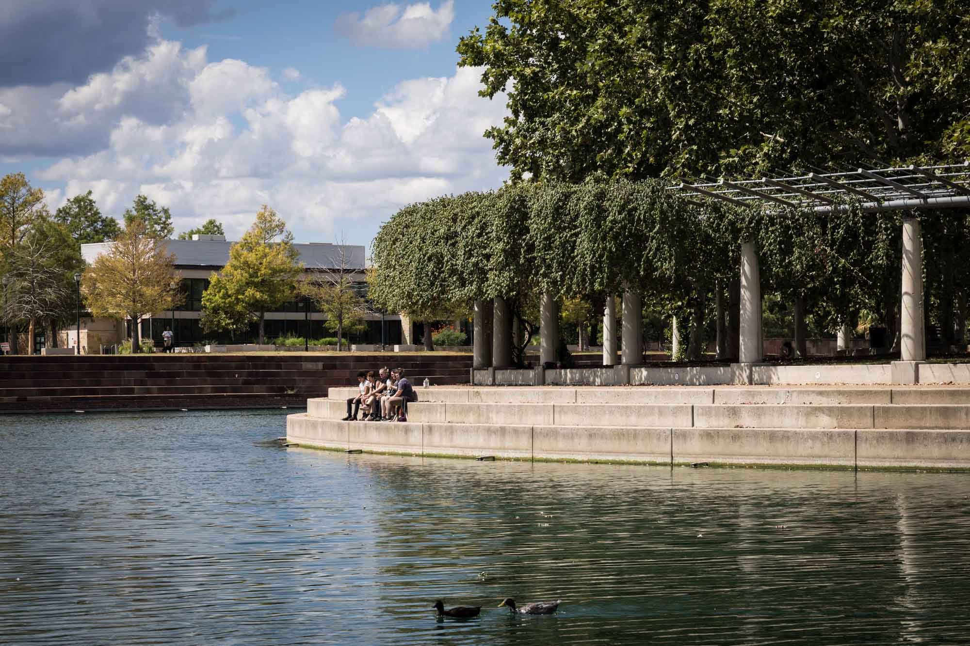 Lake next to colonnade at Mueller Lake Park