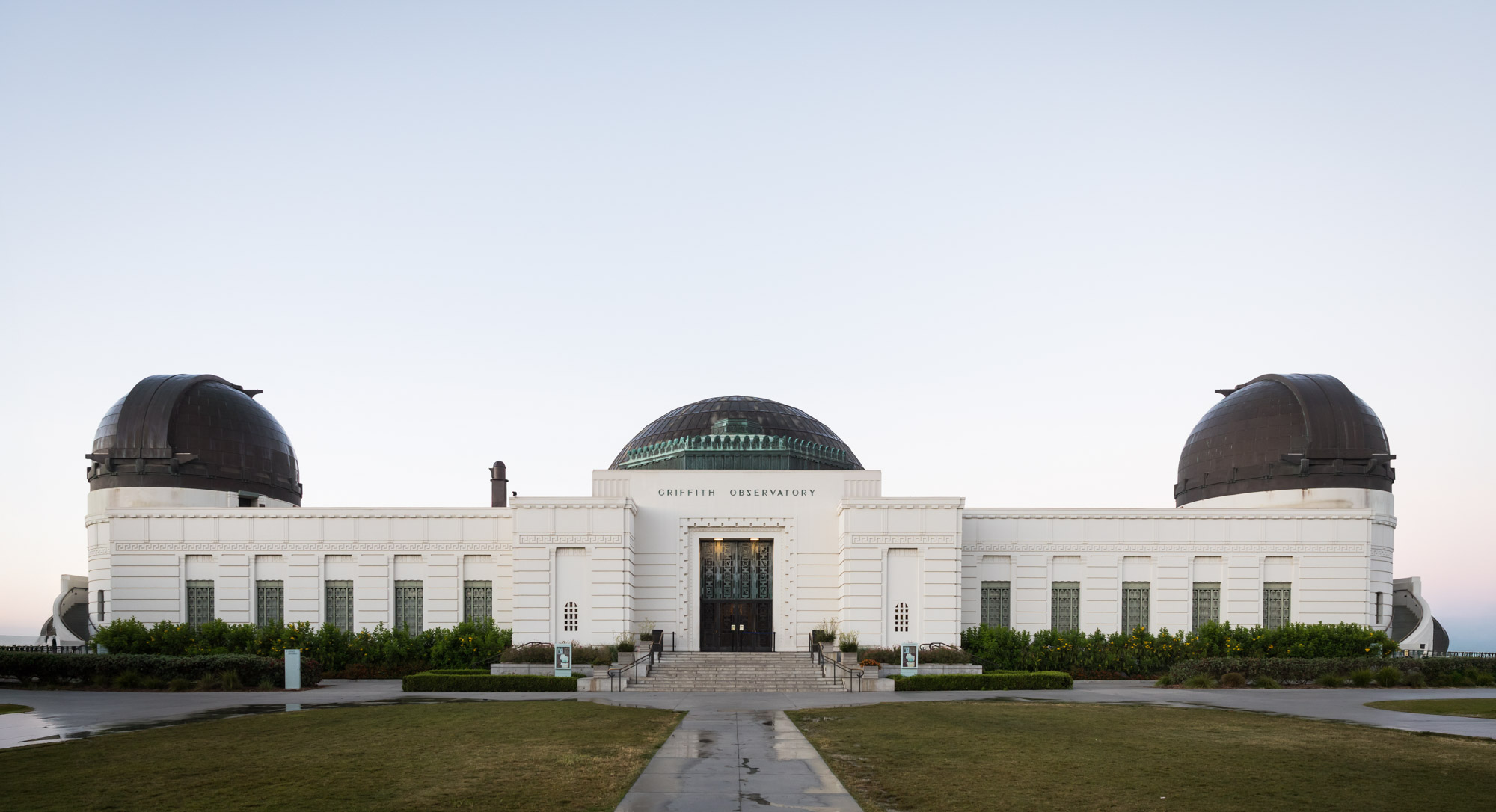 Front entrance to the Griffith Observatory for an article on where to propose at the Griffith Observatory